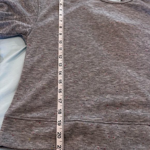 NWT Women’s RBX Grey Speckled French Terry Open back Keyhole Top. Medium. - Picture 4 of 8